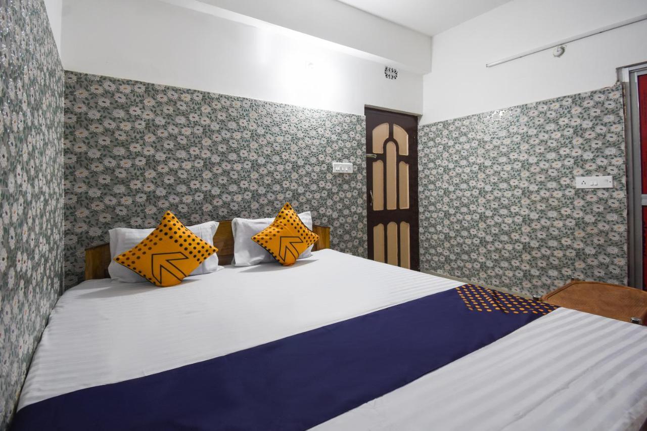 Oyo 73902 Vyttila Residency 호텔 Kochi 외부 사진